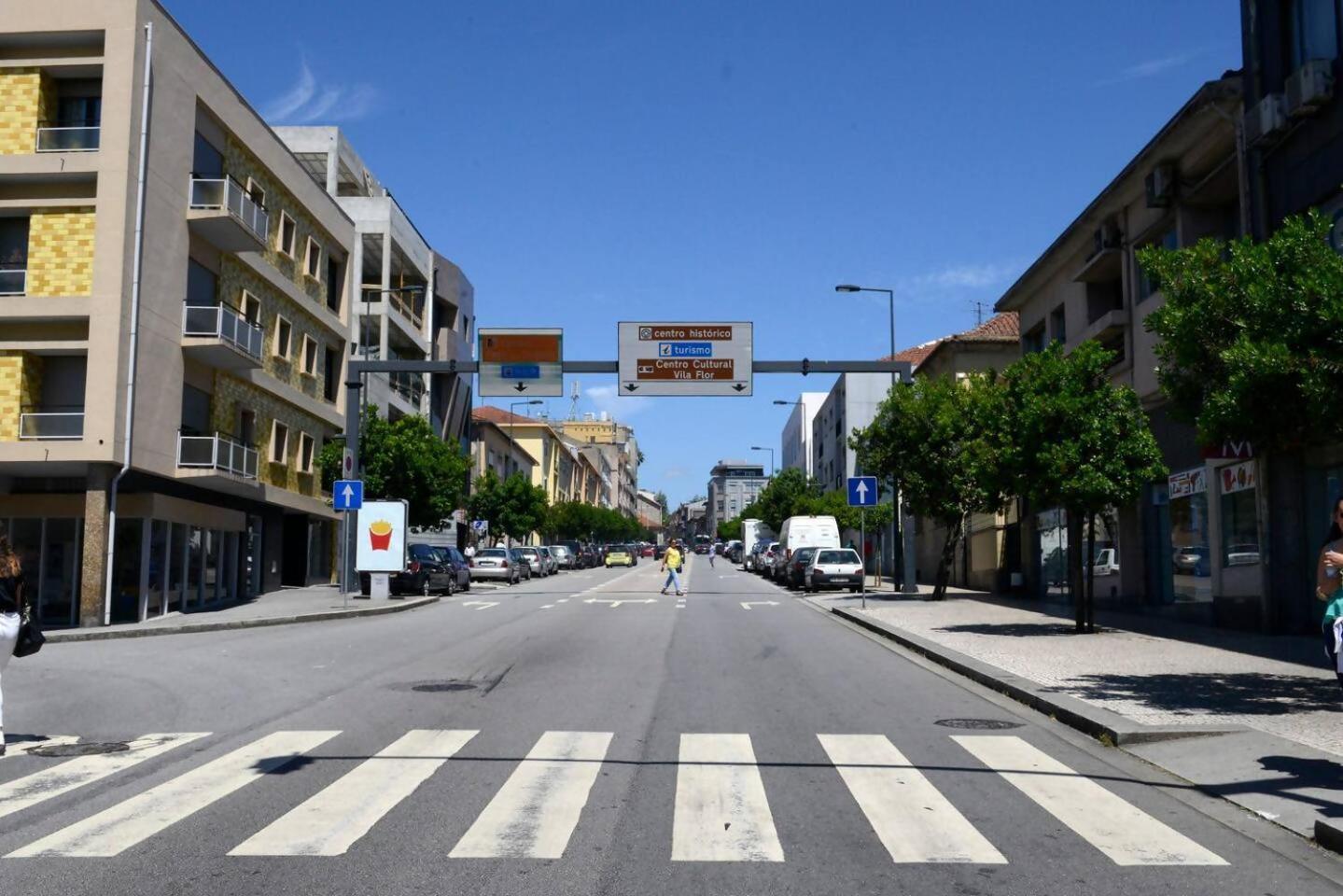 The Office Guest Apartment Guimaraes Luaran gambar