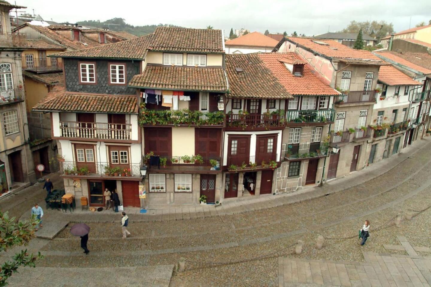The Office Guest Apartment Guimaraes Luaran gambar
