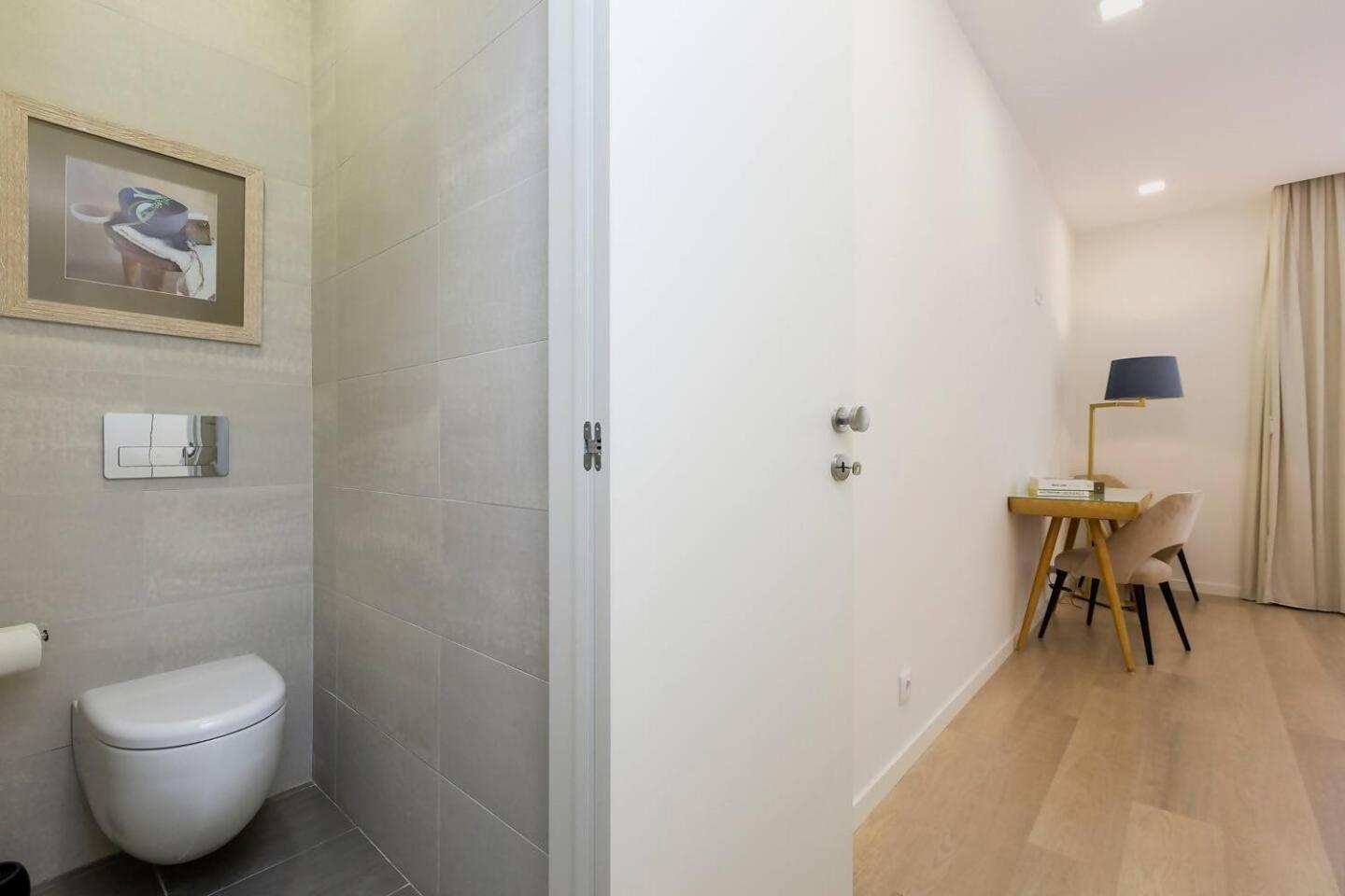 The Office Guest Apartment Guimaraes Luaran gambar