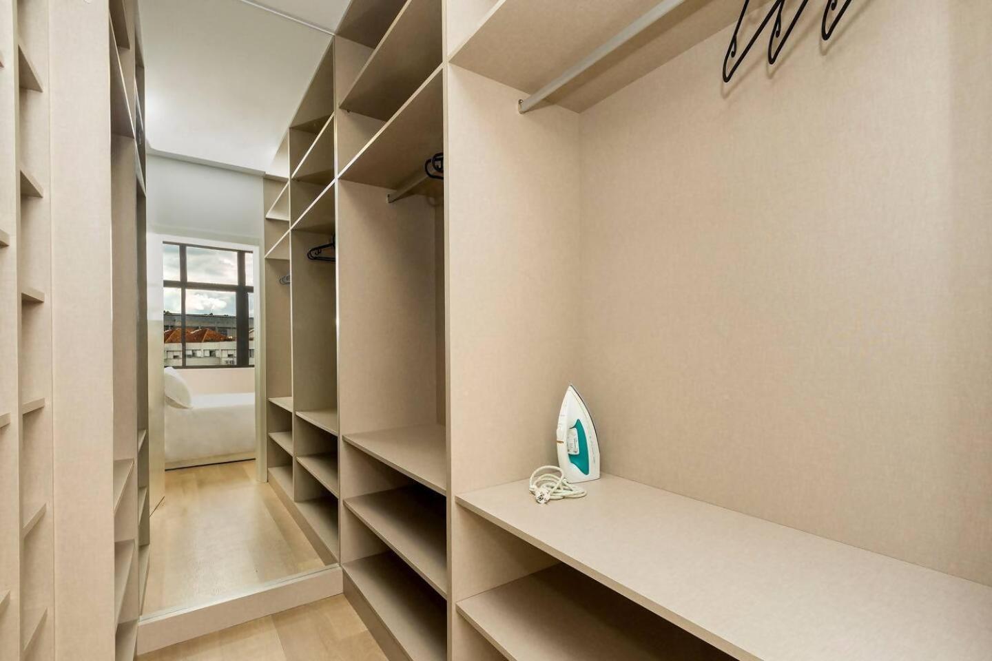 The Office Guest Apartment Guimaraes Luaran gambar