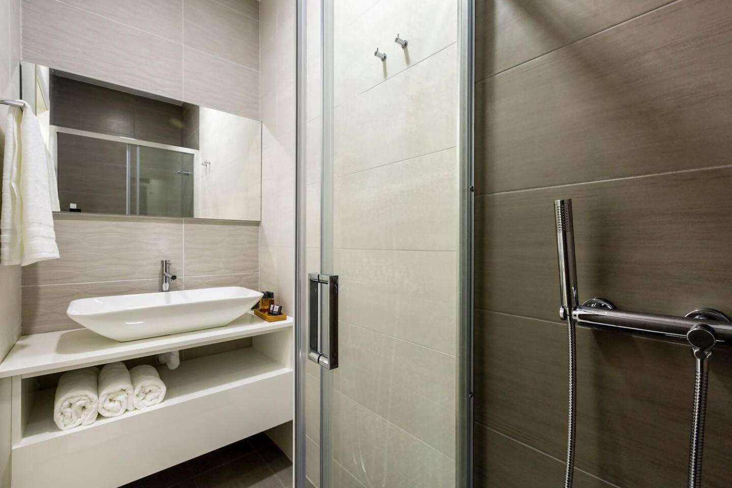 The Office Guest Apartment Guimaraes Luaran gambar