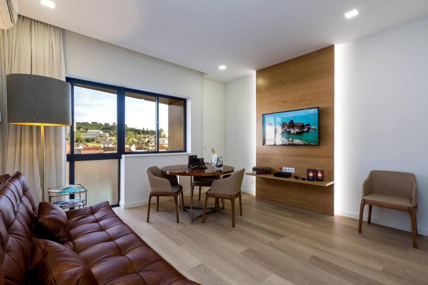 The Office Guest Apartment Guimaraes Luaran gambar